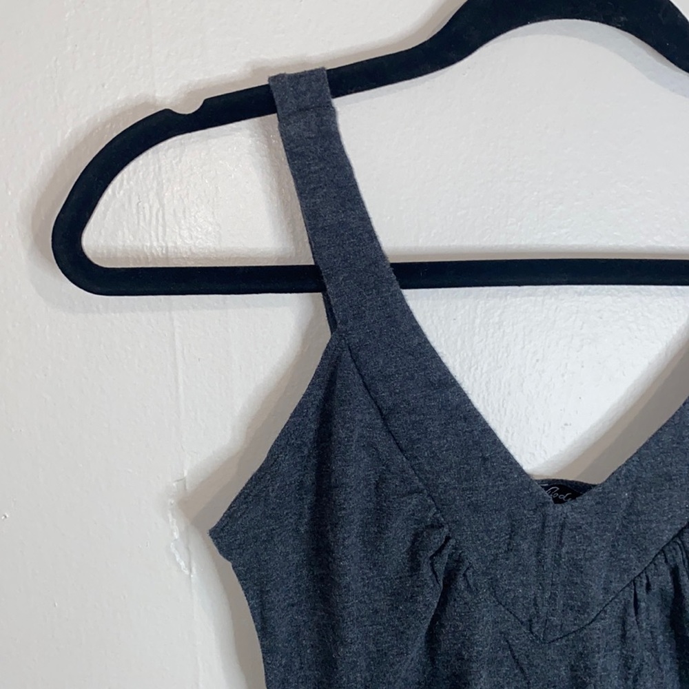 🛍️Y2K Body Central Grey tank top!